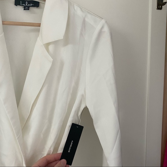 Lulus Boss Mode White Satin Long Sleeve Wrap Top, NWT, Size medium 🌷 - Picture 13 of 13